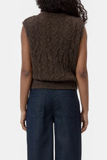 Load image into Gallery viewer, Closed Crew Neck Vest
