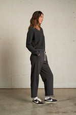 Load image into Gallery viewer, Perfect White Tee Zuri Sweatshirt
