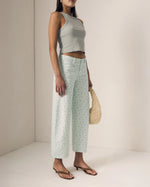 Load image into Gallery viewer, Le Jean Selena Crop
